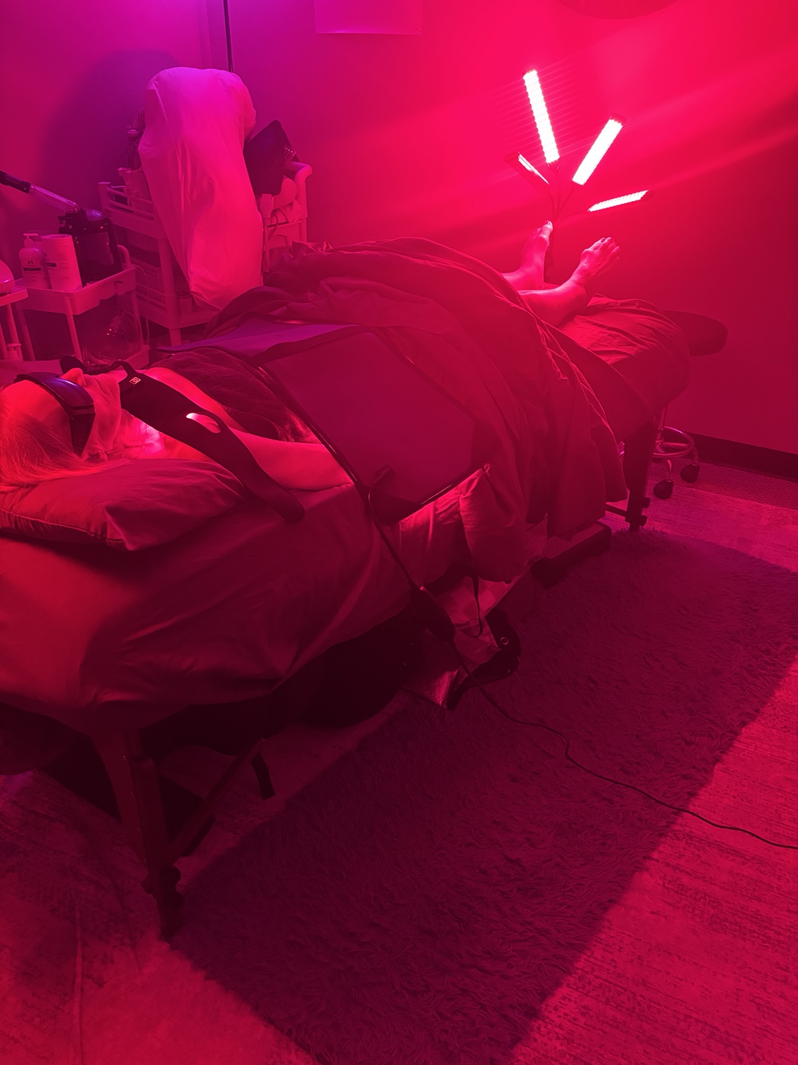 Red light therapy offered at Body Sculpting by TeTee